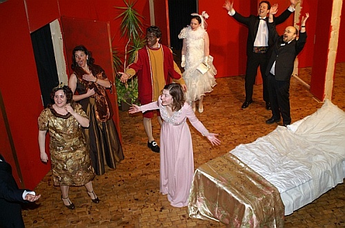 v.l.n.r.: Thomas Wulff (am uersten Bildrand), Daniela Klein, Carmen Kiwitz, 
Matthias Mayer, Beate Knig, Claudia Heldt, Dominik Kosanke und Andreas Parr