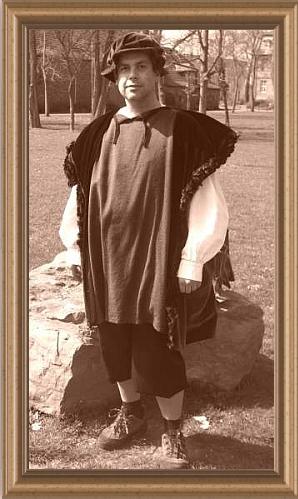 ...Sir Toby (Michael Kreher)...